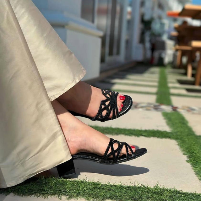 Arwa Weekend-ready Black Block Heel Sandals