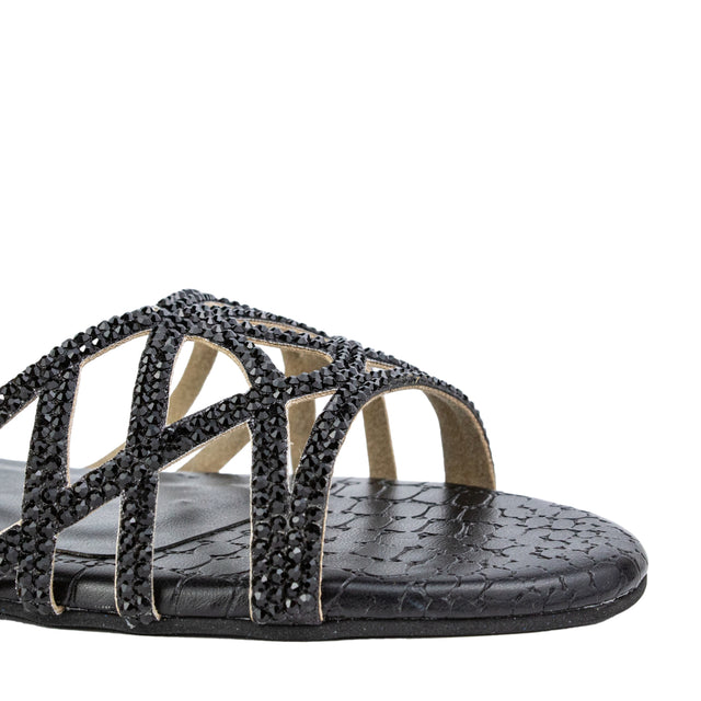 Maha Captivating Black Flat Slippers