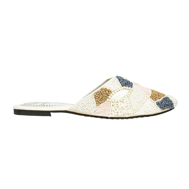 Versatile White Flat Slippers