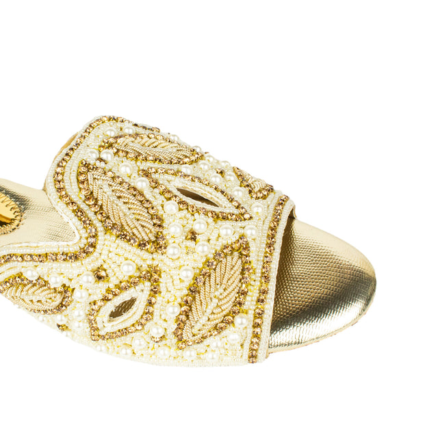 Women Cream Flat Sandals
