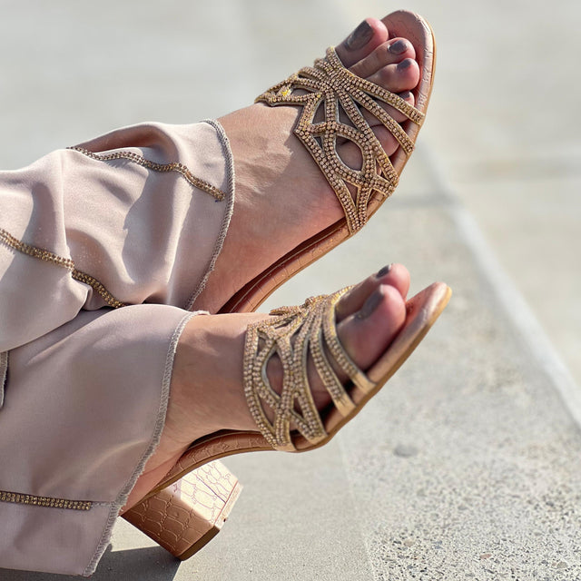 Arwa Weekend-ready Rose Block Heel Sandals