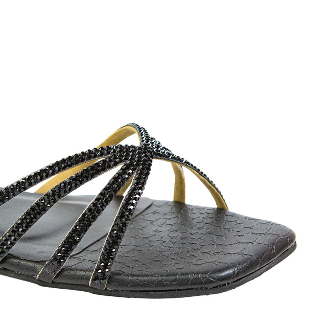 Zoya Chic-casual Black Flat Slippers