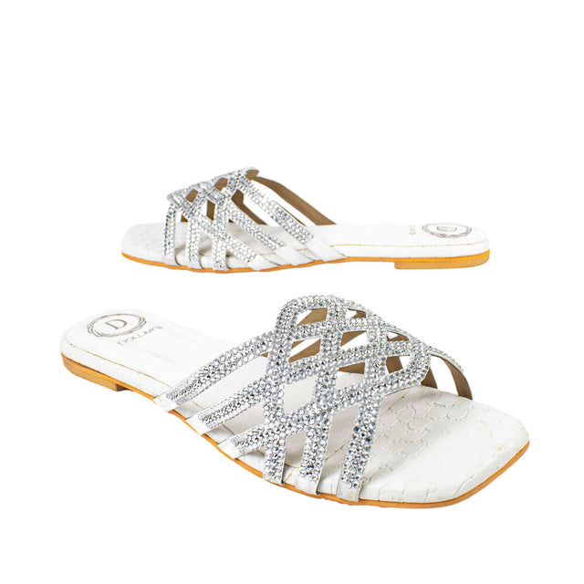 Fiona Sleek-modern White Flat Slippers