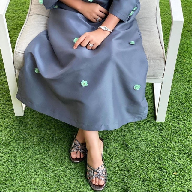 Layal Iconic-fit Grey Block Heel Sandals