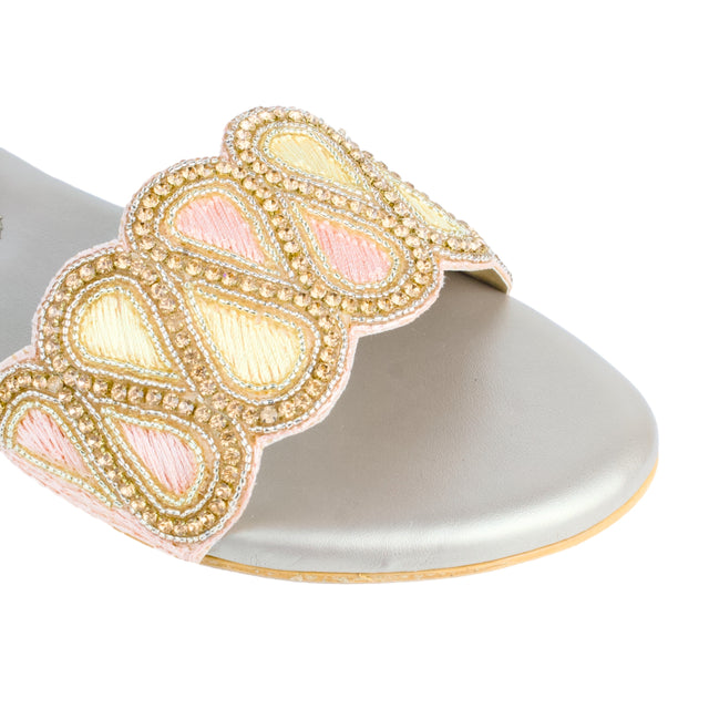 Feminine-chic Rose Flat Slippers