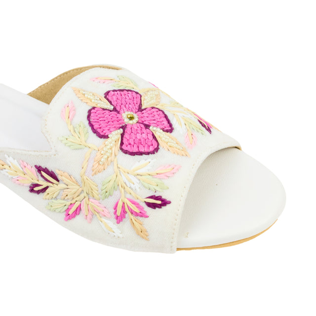 White Flat Handwork Slides | S389F-W